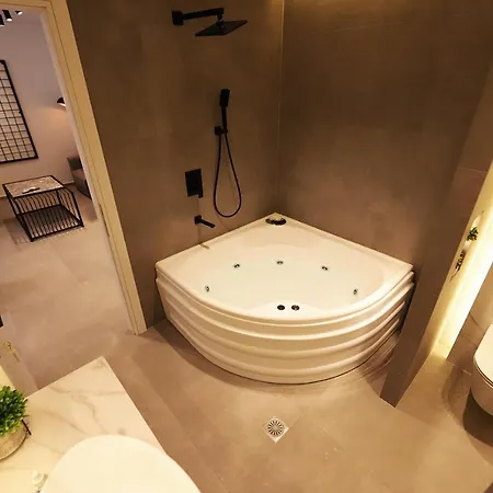 K58 Luxury Monastiraki Metro Station Acropolis Jacuzzi